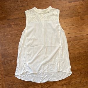 EUC Antonio Melani lace detail blouse